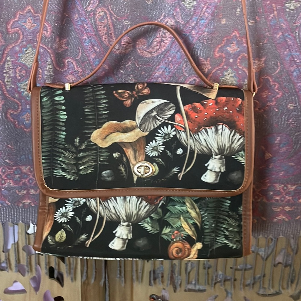 Mushroom purse